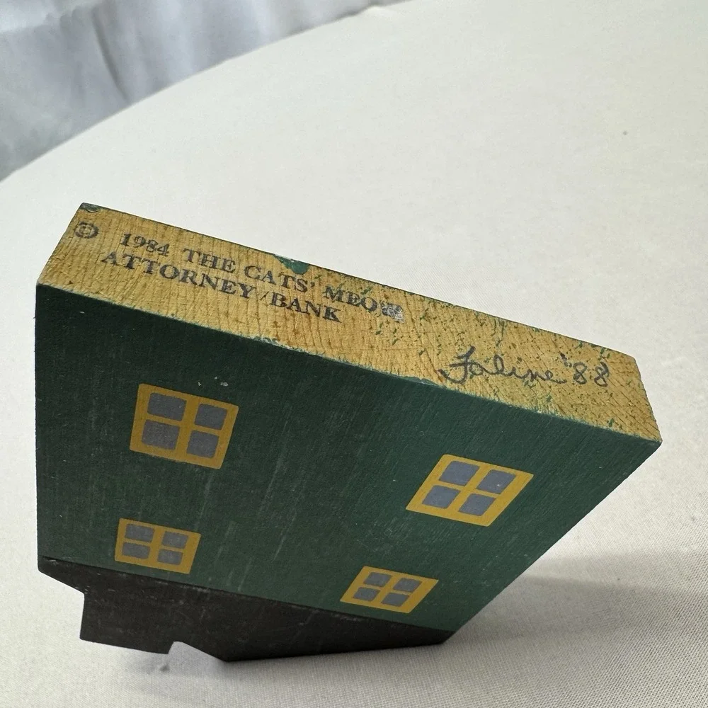 The Cat's Meow Attorney House 1984 Signed‎ Taline shelf sitter